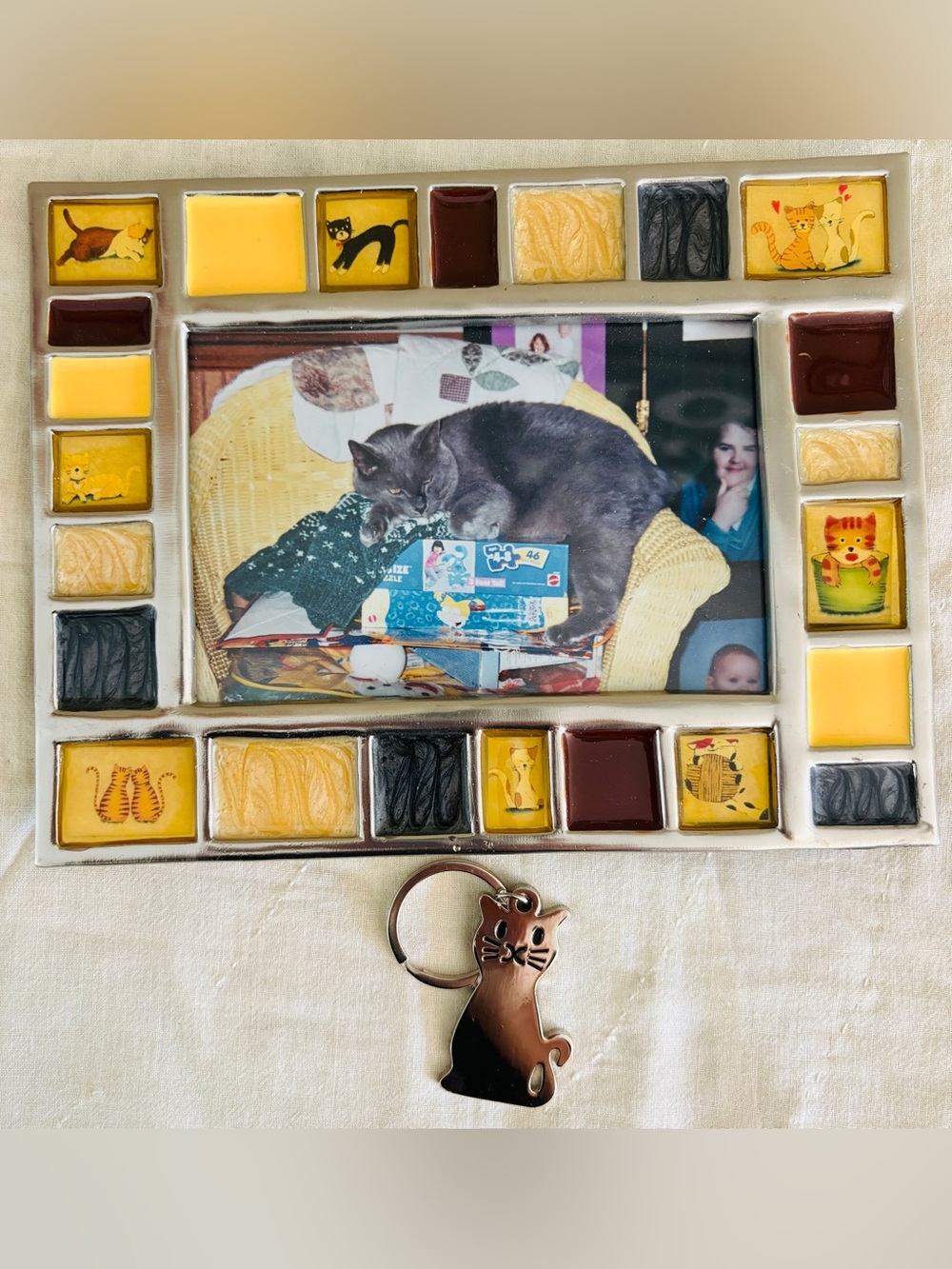 Cat Mosaic Picture Frame & Metal Keychain Set